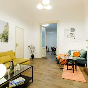Unique Riverside Apartamento
